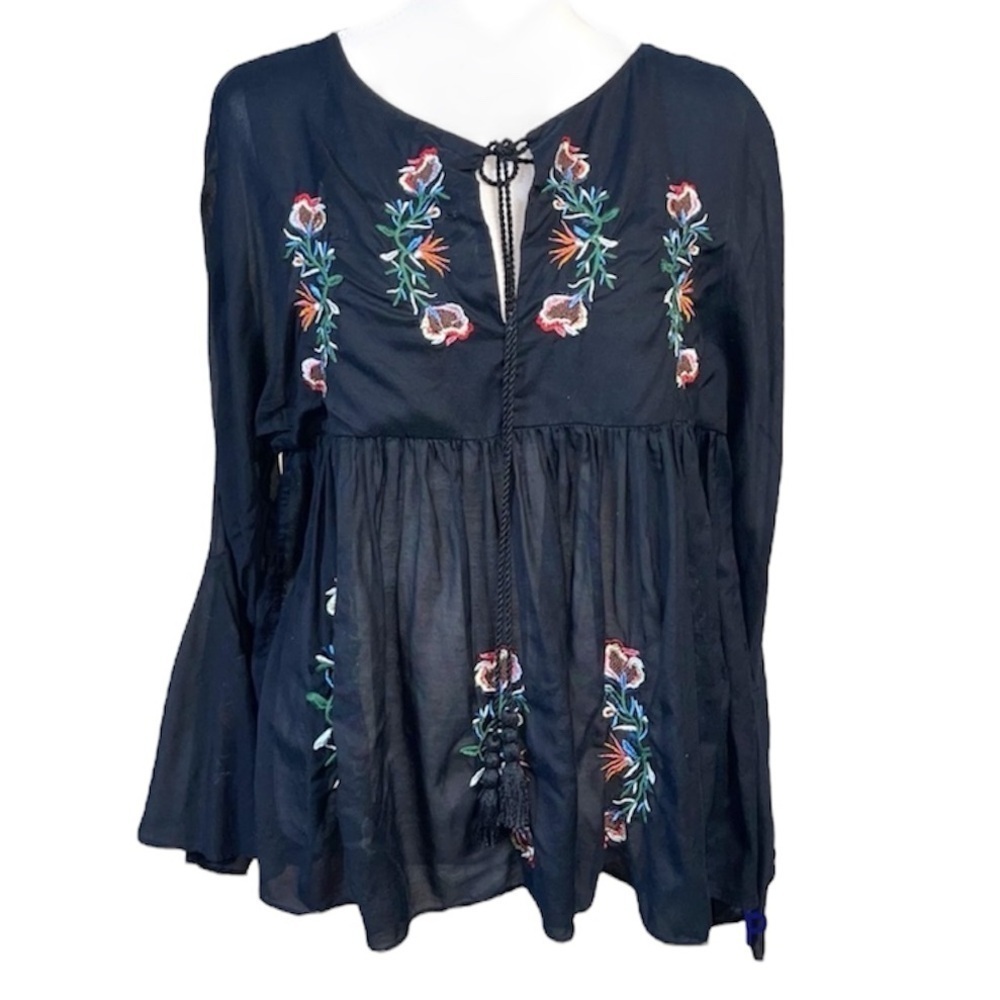 ZARA Trafaluc Sheer Black Floral Embroidered Whimsygoth Top Bell Sleeve Size XS - Picture 3 of 7